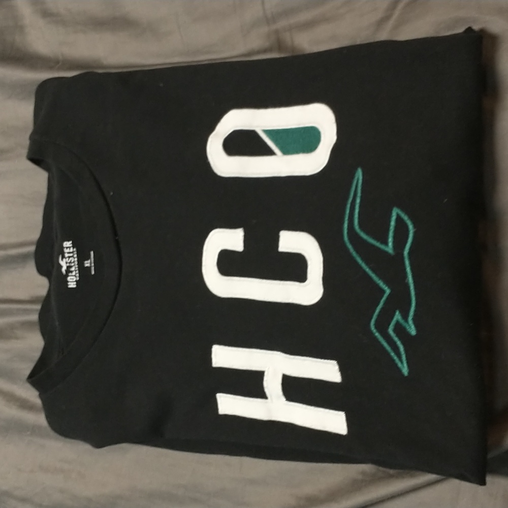 HOLLISTER MENS XL LONG SLEEVE TSHIRT